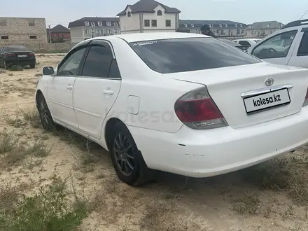 Toyota Camry 2004 года за 2 200 000 тг. в Актау – фото 5