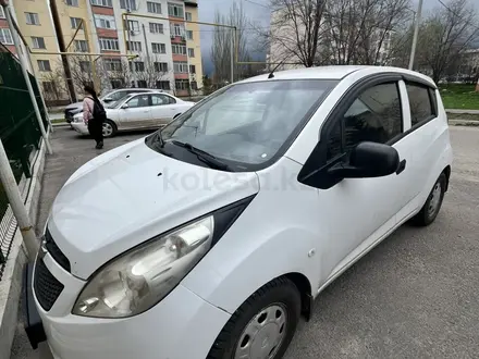 Chevrolet Spark 2013 года за 3 500 000 тг. в Алматы – фото 2