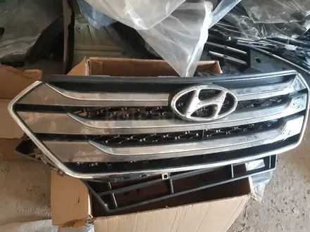 Hyundai Santa Fe 2012-2016 год решётка радиатора за 80 000 тг. в Алматы – фото 2