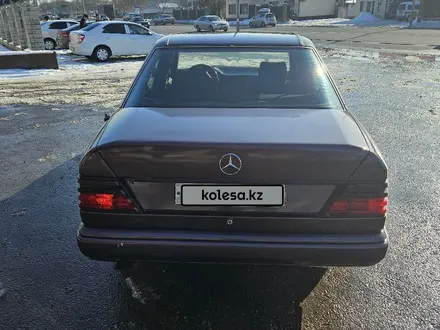 Mercedes-Benz E 280 1992 года за 2 400 000 тг. в Шымкент