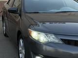 Toyota Camry 2013 года за 4 620 000 тг. в Уральск – фото 2