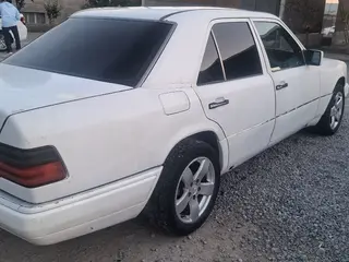 Mercedes-Benz E 280