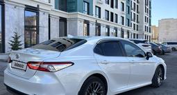 Toyota Camry 2021 года за 12 700 000 тг. в Актобе – фото 3