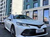 Toyota Camry 2021 года за 12 700 000 тг. в Актобе – фото 2