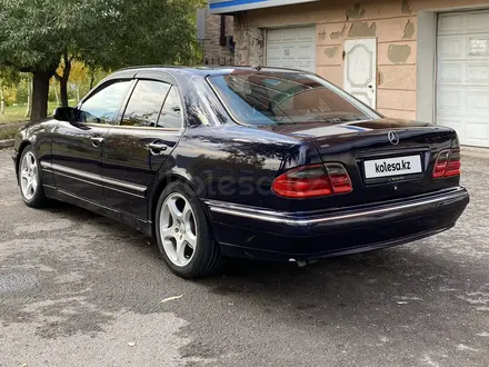 Mercedes-Benz E 320 2000 года за 4 900 000 тг. в Астана – фото 3