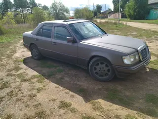 Mercedes-Benz E 260