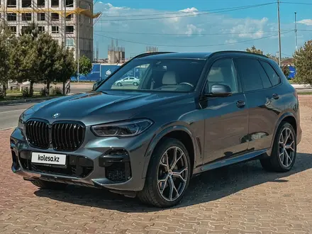 BMW X5 2022 года за 38 500 000 тг. в Шымкент