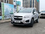 Chevrolet Tracker 2015 года за 3 800 000 тг. в Атырау – фото 2