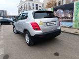 Chevrolet Tracker 2015 года за 3 800 000 тг. в Атырау – фото 4