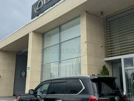 Lexus LX 570 2015 года за 36 000 000 тг. в Астана