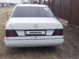 Mercedes-Benz E 200 1991 года за 1 400 000 тг. в Павлодар – фото 4