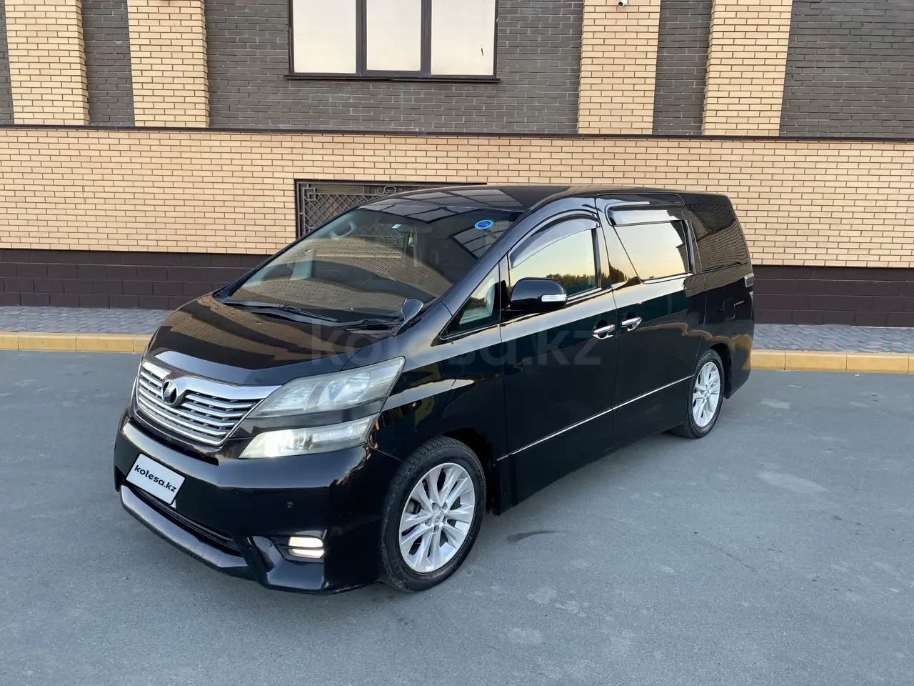 Toyota Vellfire, 2010