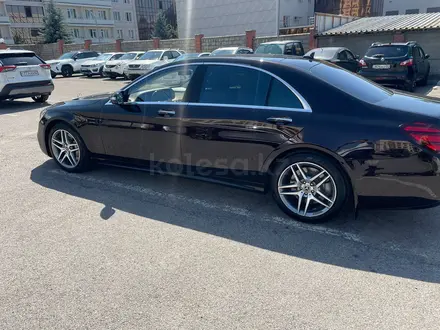 Mercedes-Benz S 560 2019 года за 55 000 000 тг. в Алматы – фото 39