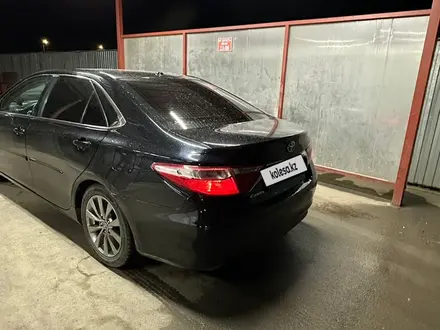 Toyota Camry 2014 года за 10 500 000 тг. в Атырау – фото 3