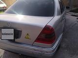 Mercedes-Benz C 220 1996 года за 2 350 000 тг. в Шымкент – фото 4