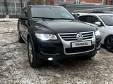 Volkswagen Touareg 2007 года за 7 000 000 тг. в Астана