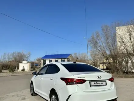 Hyundai Accent 2021 года за 8 350 000 тг. в Уральск – фото 4