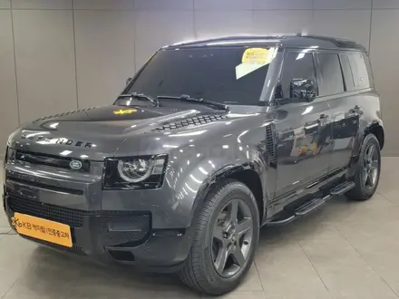 Land Rover Defender 2024 года за 35 500 000 тг. в Алматы