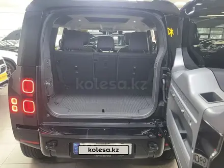 Land Rover Defender 2024 года за 35 500 000 тг. в Алматы – фото 9