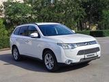 Mitsubishi Outlander 2014 годаүшін7 888 888 тг. в Актау – фото 2