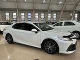 Toyota Camry 2021 года за 15 800 000 тг. в Алматы – фото 2