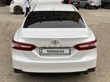 Toyota Camry 2018 годаүшін13 200 000 тг. в Актобе – фото 3