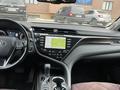 Toyota Camry 2018 годаүшін13 200 000 тг. в Актобе – фото 7