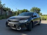 Toyota Camry 2015 года за 8 500 000 тг. в Алматы – фото 2