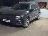 Volkswagen Tiguan 2012 года за 8 000 000 тг. в Астана