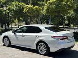 Toyota Camry 2020 годаfor15 100 000 тг. в Шымкент – фото 2