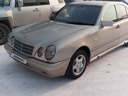 Mercedes-Benz E 240 1997 года за 2 300 000 тг. в Усть-Каменогорск