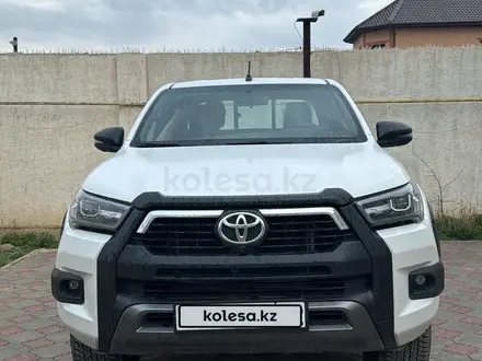 Toyota Hilux 2023 года за 25 000 000 тг. в Актау