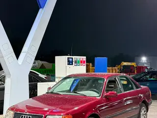 Audi 100