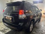 Toyota Land Cruiser Prado 2010 года за 15 800 000 тг. в Атырау – фото 3