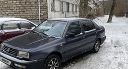 Volkswagen Vento 1993 года за 1 200 000 тг. в Экибастуз – фото 2