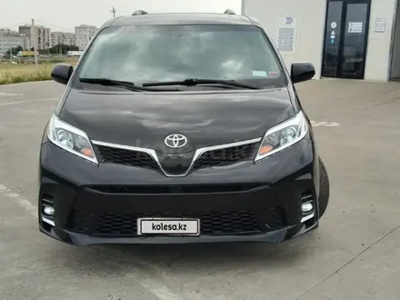 Toyota Sienna 2016 года за 9 500 000 тг. в Актобе – фото 3