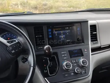 Toyota Sienna 2016 года за 9 500 000 тг. в Актобе – фото 5
