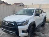 Toyota Hilux 2023 года за 25 000 000 тг. в Актау – фото 2