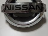 Эмблема (шильдик, значок) Nissan за 9 000 тг. в Астана