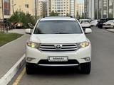 Toyota Highlander 2012 года за 10 900 000 тг. в Астана – фото 2
