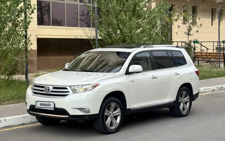 Toyota Highlander 2012 года за 10 900 000 тг. в Астана