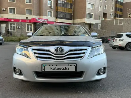 Toyota Camry 2010 года за 8 900 000 тг. в Астана – фото 2