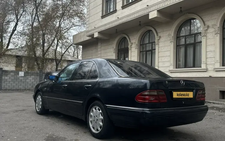 Mercedes-Benz E 240 1998 годаүшін2 800 000 тг. в Алматы