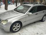 Mercedes-Benz C 240 2003 года за 3 750 000 тг. в Караганда – фото 2