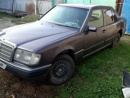 Mercedes-Benz E 220 1992 года за 1 500 000 тг. в Алматы – фото 8