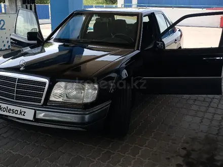 Mercedes-Benz E 280 1995 года за 3 500 000 тг. в Сарыагаш – фото 2