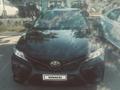 Toyota Camry 2019 года за 10 200 000 тг. в Актобе – фото 2