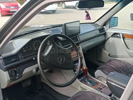 Mercedes-Benz E 280 1994 года за 2 900 000 тг. в Астана – фото 4