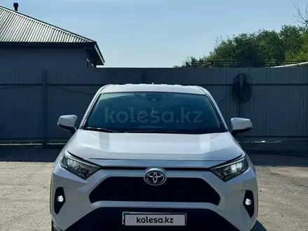 Toyota RAV4 2024 года за 13 500 000 тг. в Актобе – фото 2