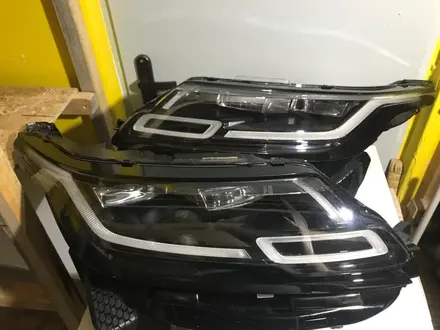 Фара левая правая Land Rover Range Rover Velar за 300 000 тг. в Астана